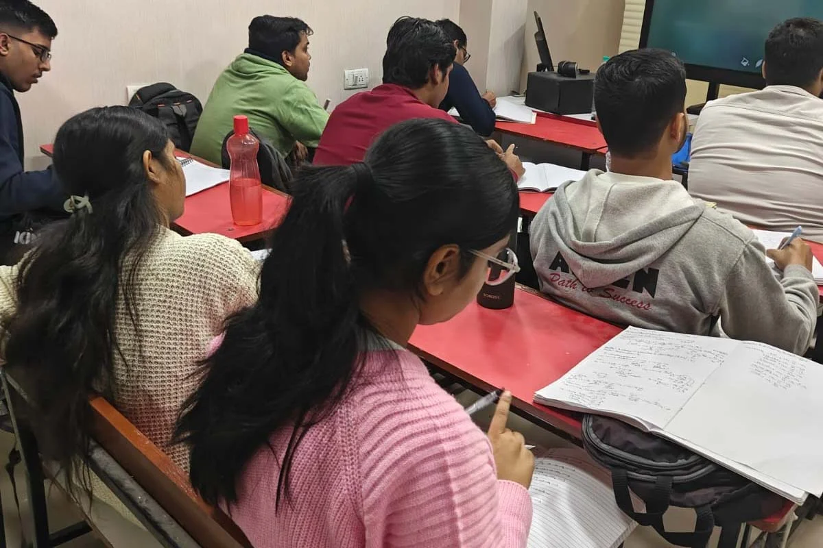 One Year Regular Classroom Program for JEE